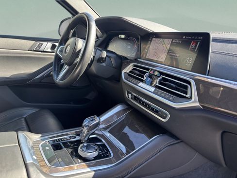 Used 2022 BMW X6 xDrive40i w/ Executive Package image 26
