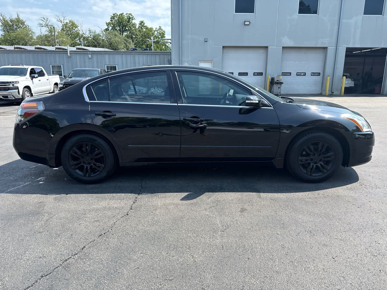 Used 2012 Nissan Altima 2.5 SL w/ 2.5SL Pkg FWD image 2