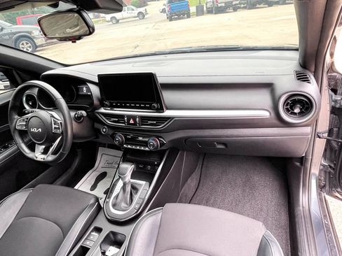 Used 2023 Kia Forte GT-Line w/ GT-Line Premium Package FWD image 9