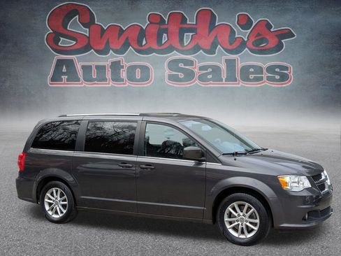 Used 2019 Dodge Grand Caravan SXT image 1