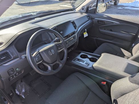 Used 2025 Honda Ridgeline Sport image 14