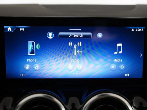 Certified 2026 Mercedes-Benz GLA 250 4MATIC image 17