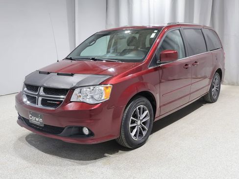 Used 2017 Dodge Grand Caravan SXT FWD image 6