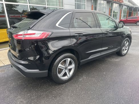 Used 2024 Ford Edge SEL w/ Convenience Package AWD/4WD image 3