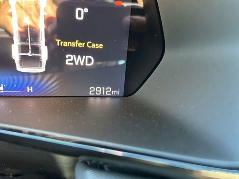 Used 2025 Chevrolet Colorado Z71 w/ Technology Package image 19