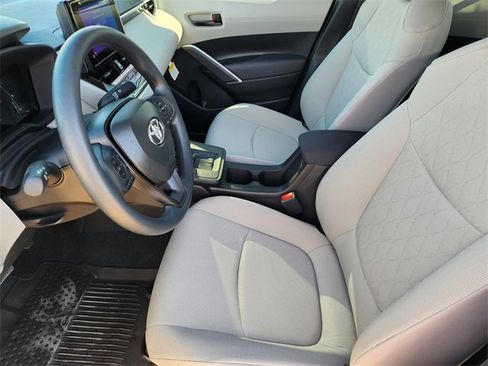 New 2026 Toyota Corolla Cross L image 9