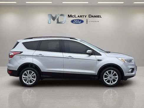 Used 2018 Ford Escape SE image 6