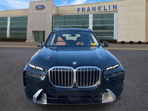 Used 2023 BMW X7 xDrive40i w/ Executive Package image 2