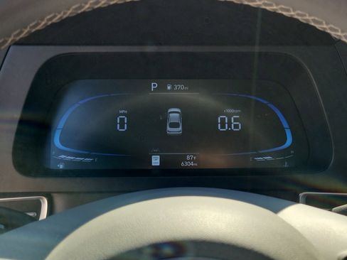 Used 2025 Hyundai Elantra Sport FWD image 25