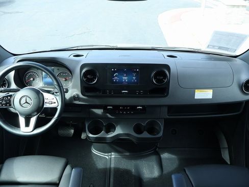 Used 2021 Mercedes-Benz Sprinter 3500 image 8