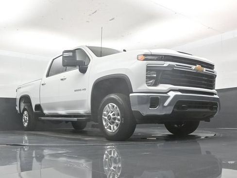 Used 2026 Chevrolet Silverado 2500 LT AWD/4WD image 44
