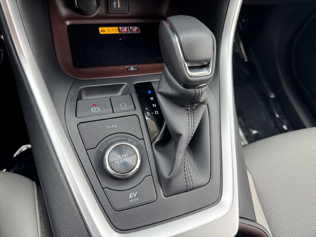Certified 2025 Toyota RAV4 Limited w/ Advanced Technology Package AWD/4WD image 25