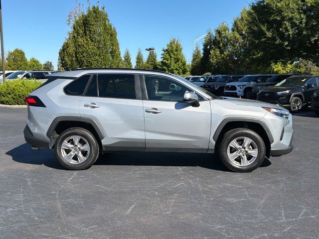 Used 2025 Toyota RAV4 XLE AWD/4WD image 3