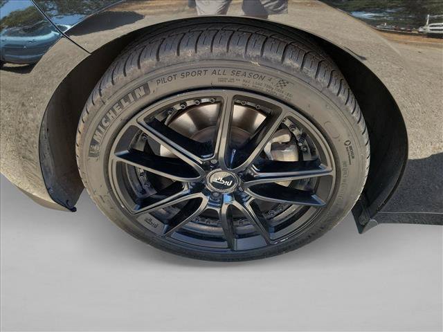 Used 2019 Genesis G70 2.0T Advanced w/ Dynamic Package RWD image 9