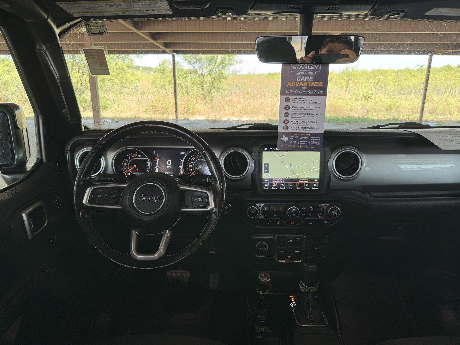 Used 2020 Jeep Gladiator Overland AWD/4WD image 23