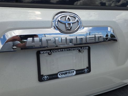 Certified 2021 Toyota 4Runner Limited RWD image 5