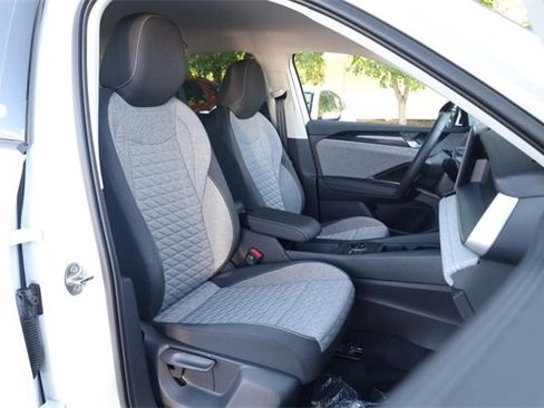 New 2025 Volkswagen Tiguan S image 23