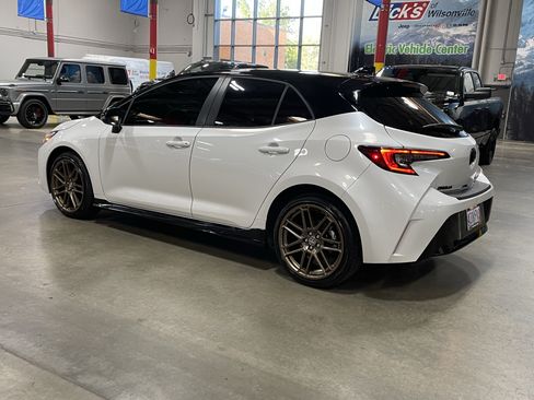Used 2024 Toyota Corolla SE w/ SE Package FWD image 3