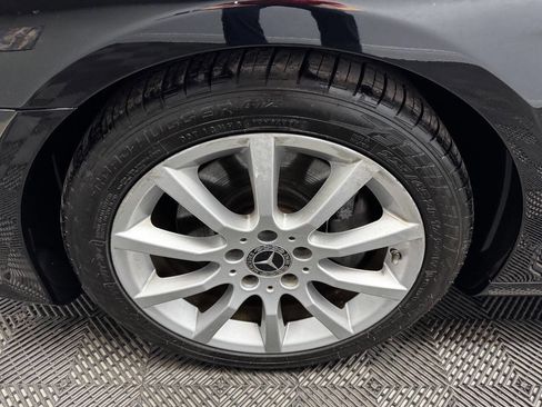 Used 2019 Mercedes-Benz SLC 300 w/ Premium Package image 31