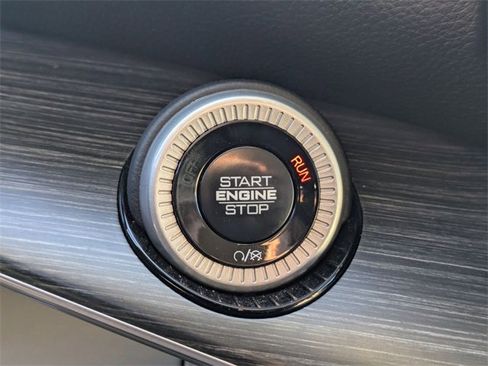 Used 2024 Jeep Wagoneer L Series II w/ Flexible Seating Group image 23