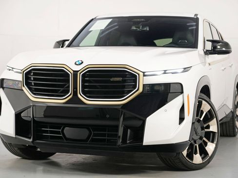 Used 2024 BMW XM image 3