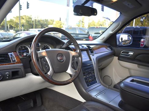 Used 2014 Cadillac Escalade ESV Platinum image 14