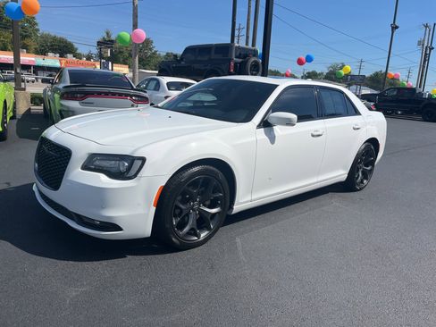 Used 2023 Chrysler 300 S image 7