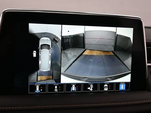 Used 2023 GMC Yukon AT4 w/ Technology Package AWD/4WD image 20