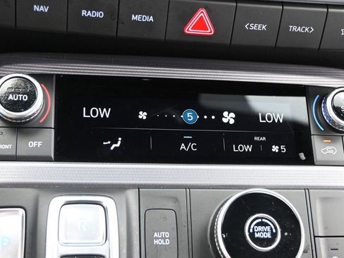 Used 2023 Hyundai Palisade Calligraphy FWD image 17