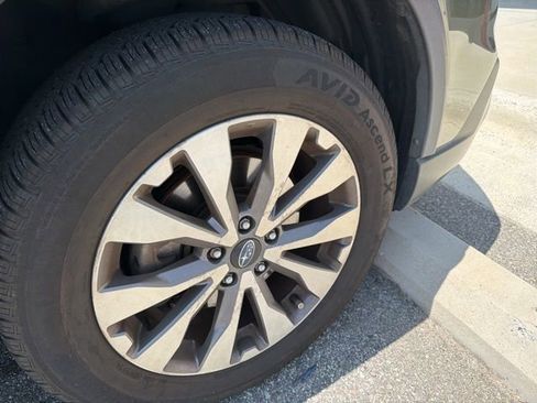 Used 2017 Subaru Outback 3.6R Touring AWD/4WD image 21