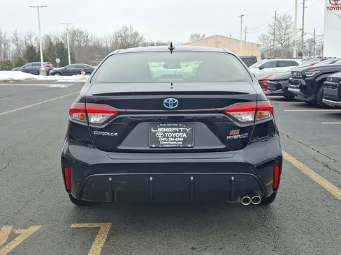 Used 2023 Toyota Corolla SE w/ SE Package image 5