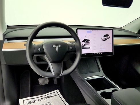 Used 2024 Tesla Model Y Long Range RWD image 12