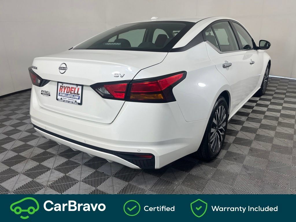 Used 2024 Nissan Altima 2.5 SV FWD image 5