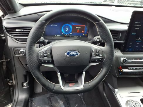 Used 2020 Ford Explorer ST w/ ST Street Pack image 8