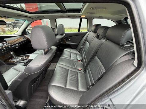 Used 2007 BMW 530xi Wagon image 13