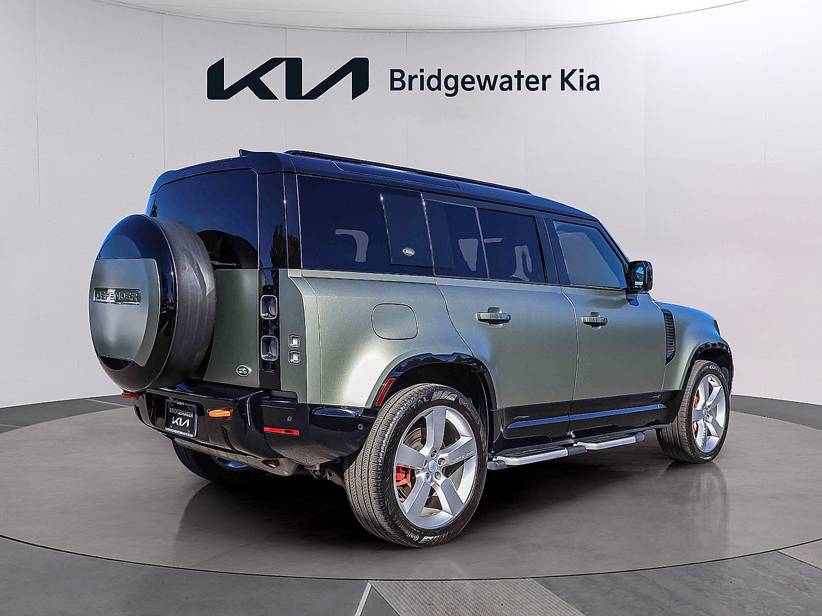 Used 2023 Land Rover Defender 110 X AWD/4WD image 6