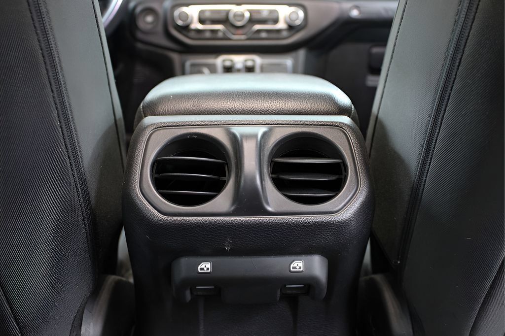 Used 2022 Jeep Wrangler Unlimited Sport AWD/4WD image 25