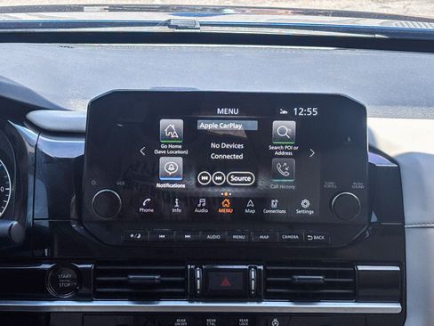 Used 2025 Nissan Pathfinder SL image 17