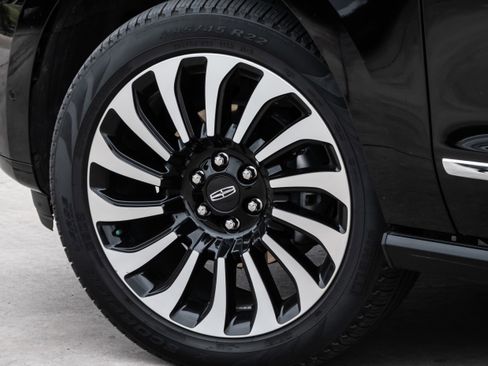 Used 2023 Lincoln Navigator Black Label image 8