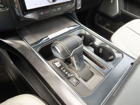 Used 2024 Ford F150 Lightning Platinum image 33