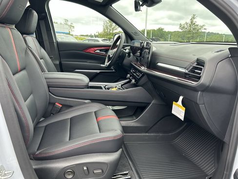 New 2026 Chevrolet Traverse RS w/ LPO, Floor Liner Package AWD/4WD image 14