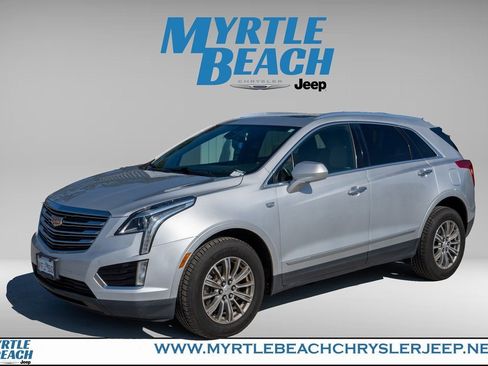 Used 2017 Cadillac XT5 Luxury w/ Driver Awareness Package image 2