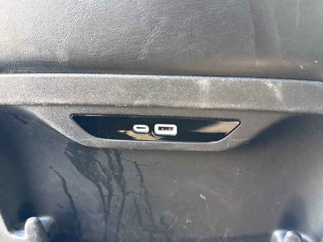 Used 2025 Chrysler Pacifica Limited FWD image 23
