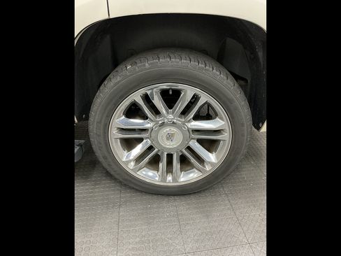 Used 2010 Cadillac Escalade Premium AWD/4WD image 44