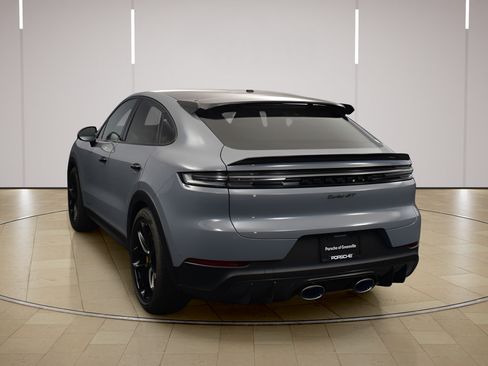 Certified 2024 Porsche Cayenne Turbo GT AWD/4WD image 3