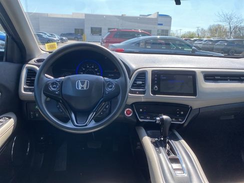 Used 2019 Honda HR-V EX image 18