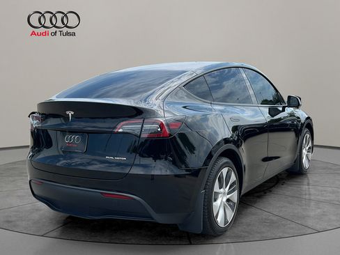 Used 2021 Tesla Model Y Long Range AWD/4WD image 7