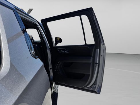 Used 2022 Chevrolet Suburban Z71 w/ Z71 Off-Road Package image 20