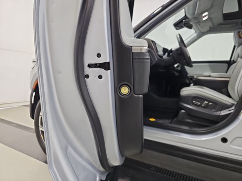 Used 2023 Rivian R1T Adventure AWD/4WD image 30