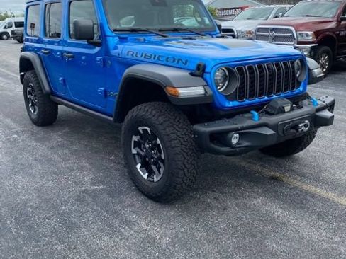 Used 2024 Jeep Wrangler Unlimited Rubicon 4xe w/ Capability Package AWD/4WD image 3